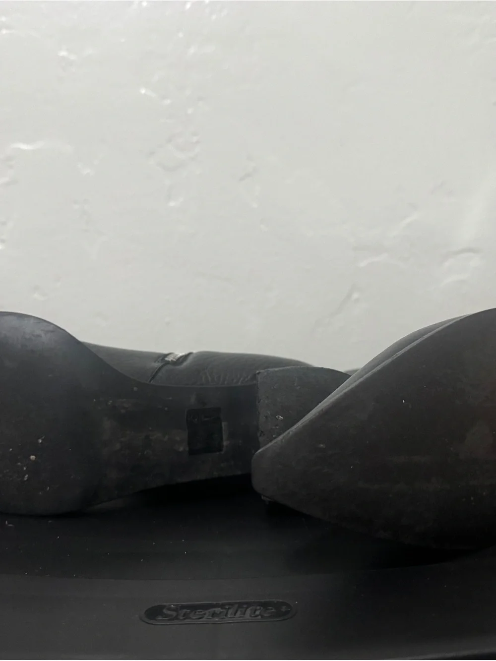 Everlane Black Leather Pointed Ankle Booties with Side Zip